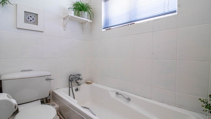 4 Bedroom Property for Sale in Beacon Bay Eastern Cape